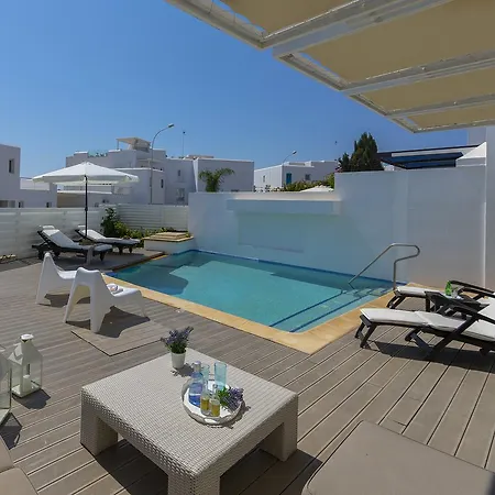 Villa Paros Protarász